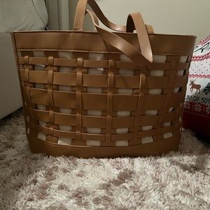 Basket weave woven tote